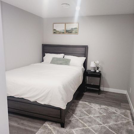 Fabulous And Cozy Guest Suite YYC المظهر الخارجي الصورة